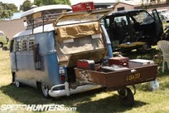 VW bus & trailer 5