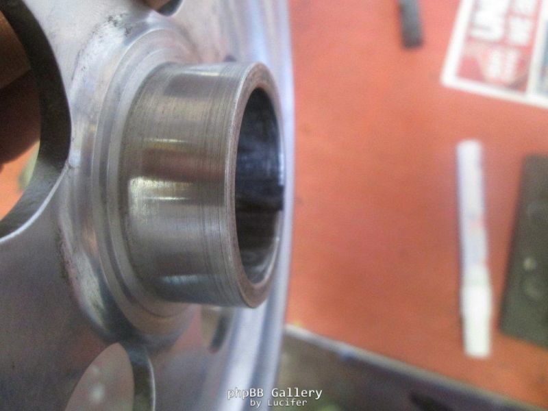 Sand seal pulley