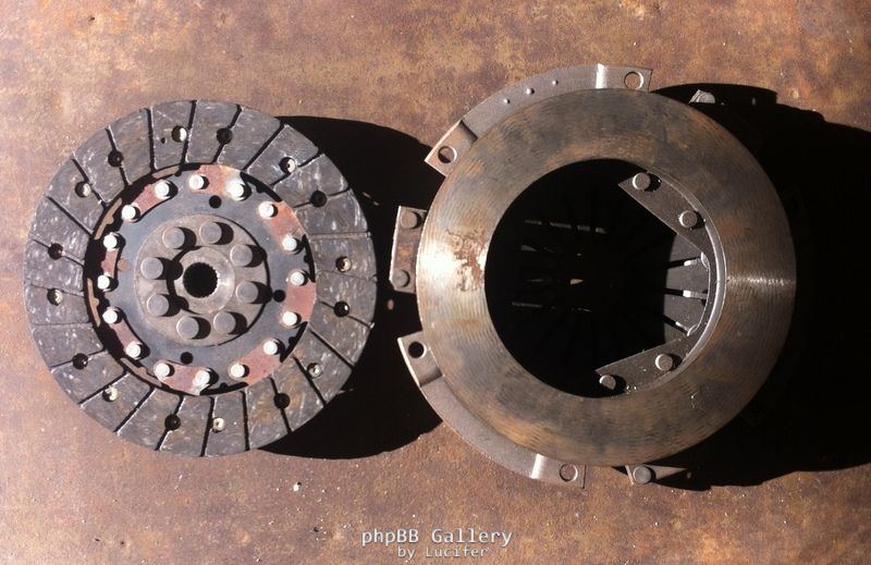 Clutch1{1}, Clutch2{2}, Clutch3{3}, Clutch4{4}